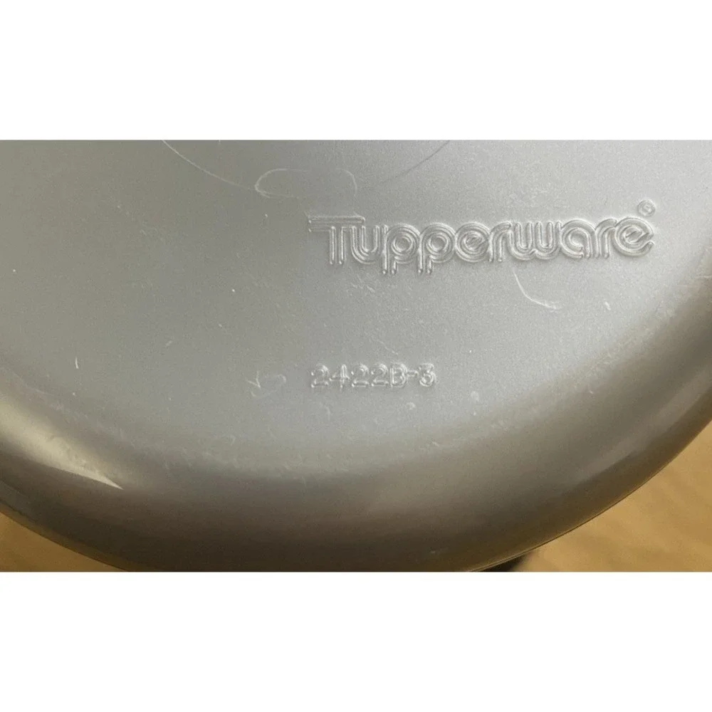 Tupperware 6